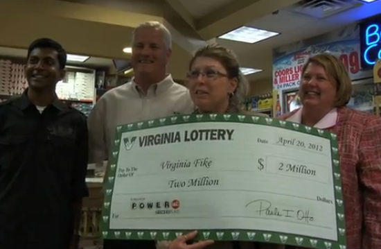 Virginia Fike, ganadora de la lotería por partida doble